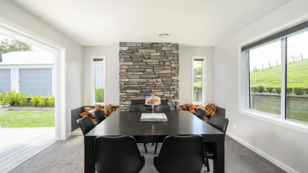1084 B Mapara Dining