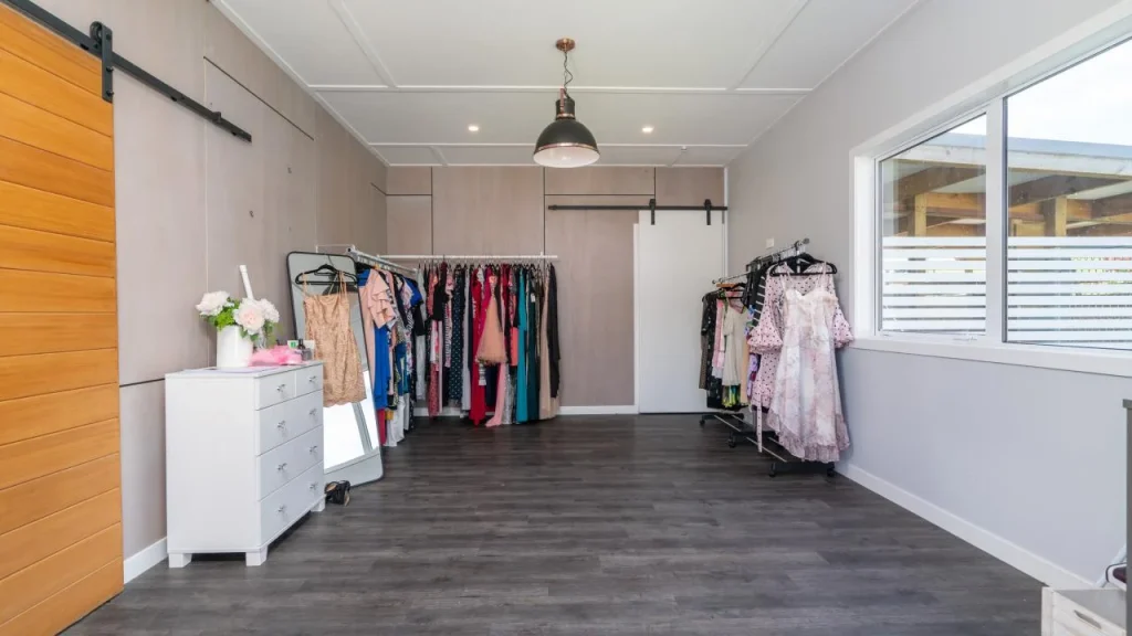 1084 B Mapara Walk In Wardrobe