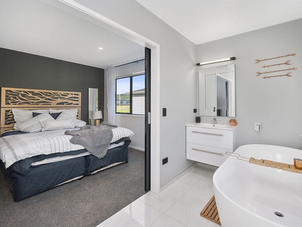 6 Loch Haven Lane Bedroom Ensuite