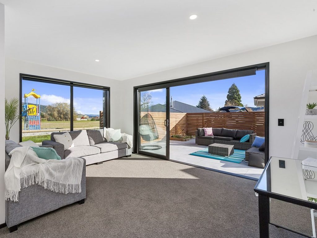 6 Loch Haven Lane Indoor Outdoor Flow
