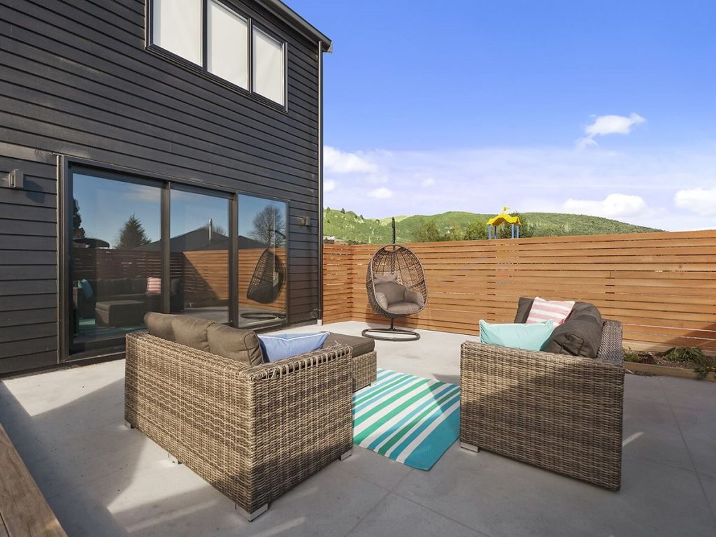 6 Loch Haven Lane Outdoor Lounge