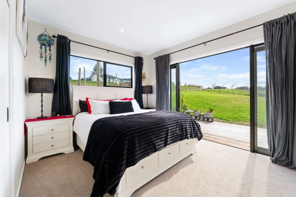 8 Nga Tui Lane Bedroom