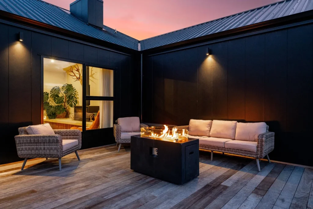 8 Nga Tui Lane Deck 4