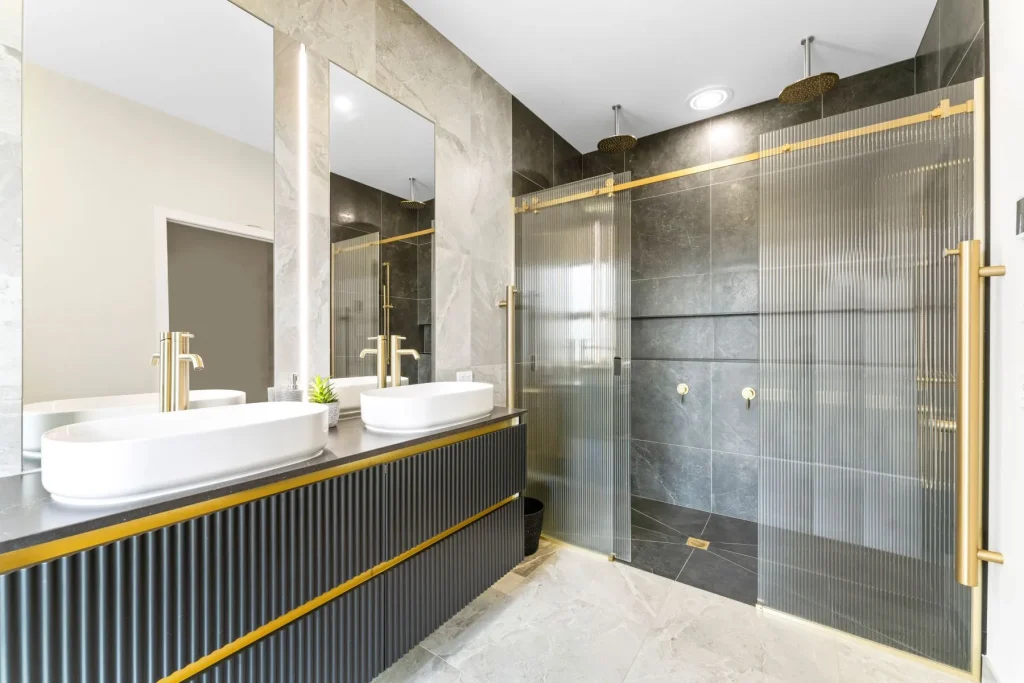 8 Nga Tui Lane Master Bathroom