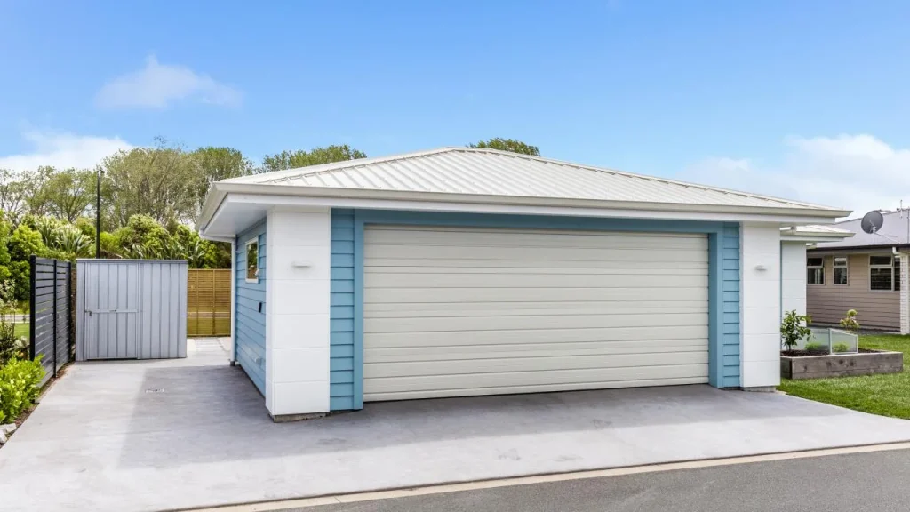 Noumea Drive Garage