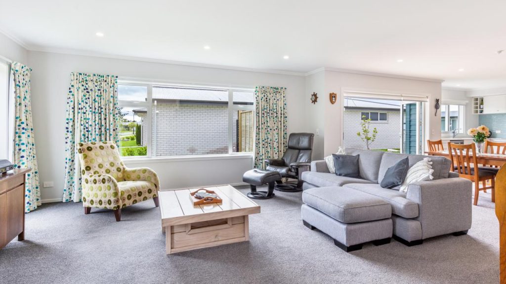 Noumea Drive Lounge